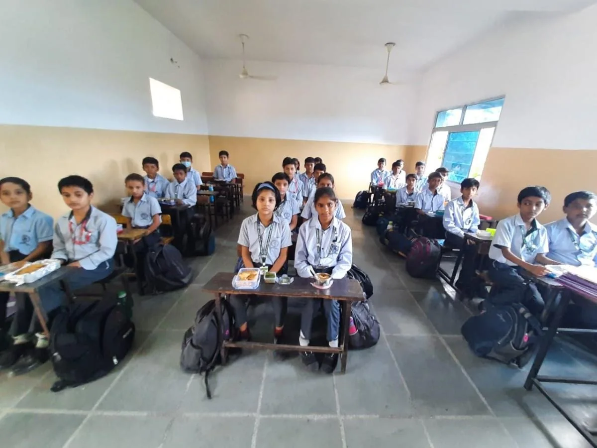 students having lunch